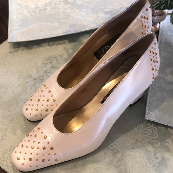 👗3 for $25 SALE Ivory Leather Shoes - Picture 6 of 8